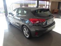 Usado Ford Focus Trend 120 CV (88 kW) 2020 Gris / plata Berlina