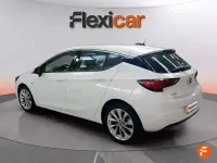 Usado Opel Astra Dynamic 136 CV (100 kW) 2017 Blanco
