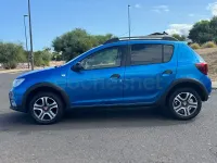 Usado Dacia Sandero Comfort 90 CV (66 kW) 2020 Azul Berlina