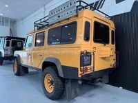 Usado Land Rover Defender S 122 HP (89 kW) 2010 Amarelo Carrinha