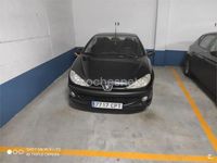 Usado Peugeot 206 110 CV (80 kW) 2003 Negro Descapotable