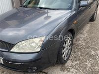 Usado Ford Mondeo Trend 125 CV (91 kW) 2002 Gris / plata Familiar