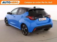 Usado Toyota Yaris Hybrid Style 131 CV (96 kW) 2025 Azul Berlina