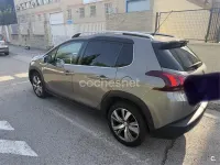 Usado Peugeot 2008 Allure 110 CV (80 kW) 2017 Gris / plata SUV