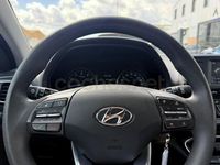 Usado Hyundai i30 140 CV (102 kW) 2017 Rojo Familiar