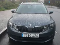 Usado Skoda Octavia Ambition 110 CV (80 kW) 2017 Gris / plata Familiar