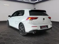 Usado VW Golf VIII GTI 245 CV (180 kW) 2022 Blanco Berlina