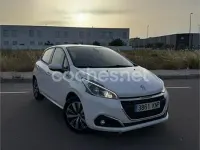 Usado Peugeot 208 Active 82 CV (60 kW) 2018 Blanco Utilitario