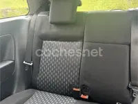 Usado Ford Fiesta Trend 100 CV (73 kW) 2004 Negro Utilitario