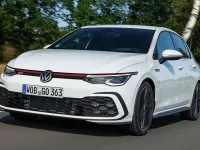 Usado VW Golf VIII GTI 245 CV (180 kW) 2020 Rojo Utilitario