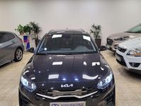 Usado Kia Ceed 141 CV (103 kW) 2024 Negro Utilitario