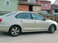 Usado VW Jetta Advance 125 CV (91 kW) 2015 Beige Berlina