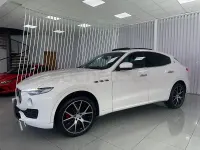 Usado Maserati Levante 275 CV (202 kW) 2018 Blanco SUV