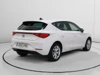 Usado Seat Leon Style 110 CV (80 kW) 2021 Blanco