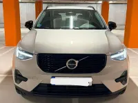 Usado Volvo XC40 Plus 162 CV (119 kW) 2025 Gris SUV
