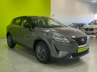 Usado Nissan Qashqai Acenta 158 CV (116 kW) 2024 Gris / plata SUV