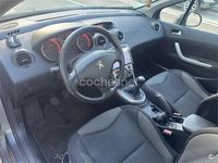 Usado Peugeot 308 Active 120 CV (88 kW) 2013 Gris / plata Berlina