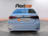 Usado Toyota Corolla Active 122 CV (89 kW) 2022 Blanco Berlina