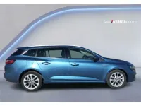 Usado Renault Mégane GrandTour Zen 132 CV (97 kW) 2018 Azul Familiar