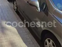 Usado Peugeot 308 90 CV (66 kW) 2008 Beige Berlina