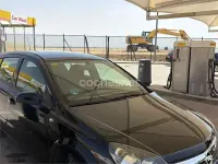 Usado Opel Astra Elegance 105 CV (77 kW) 2006 Negro Familiar