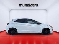 Usado Hyundai i30 110 CV (80 kW) 2016 Blanco Berlina