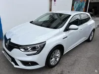 Usado Renault Mégane 130 CV (95 kW) 2017 Blanco Berlina