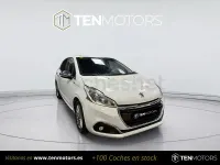 Usado Peugeot 208 Active 82 CV (60 kW) 2016 Blanco Utilitario