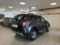 Usado Dacia Duster Lauréate 110 CV (80 kW) 2015 Gris / plata SUV