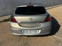 Usado Opel Astra GTC Sport 105 CV (77 kW) 2006 Blanco Berlina