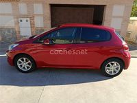 Usado Peugeot 208 Access 82 CV (60 kW) 2015 Granate Utilitario