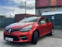 Begagnad Renault Clio IV Zen 90 HK (66 kW) 2016 Röd Sedan