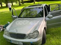 Usado Mercedes C220 Classic 125 CV (91 kW) 2001 Gris / plata Berlina