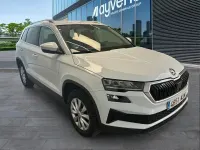 Usado Skoda Karoq Ambition 116 CV (85 kW) 2023 Blanco SUV