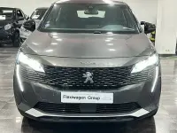 Usado Peugeot 3008 Allure 136 CV (100 kW) 2024 Gris / plata SUV