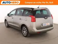 Usado Peugeot 5008 Style 120 CV (88 kW) 2014 Gris Monovolumen