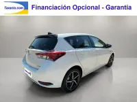 Usado Toyota Auris Hybrid Edition 136 CV (100 kW) 2019 Blanco Berlina