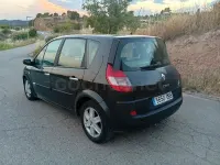 Usado Renault Grand Scénic Dynamique 120 CV (88 kW) 2005 Negro Monovolumen