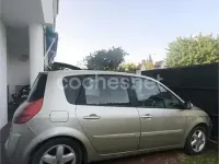 Usado Renault Scénic Dynamique 85 CV (62 kW) 2007 Beige Monovolumen