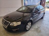 Usado VW Passat Highline 140 CV (102 kW) 2006 Gris / plata Berlina