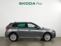 Usado Skoda Kamiq Ambition 110 CV (80 kW) 2022 Gris SUV