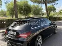 Usado Mercedes CLA220 Shooting Brake AMG line 177 CV (130 kW) 2017 Negro Familiar