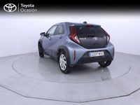 Usado Toyota Aygo X Play 72 CV (52 kW) 2024 Gris / plata SUV