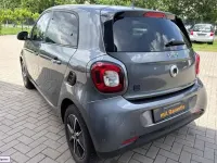 Usado Smart ForFour Electric Drive Passion 60 kW (82 CV) 2021 Gris Utilitario