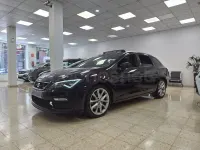 Usado Seat Leon FR 184 CV (135 kW) 2017 Violeta / lila Familiar