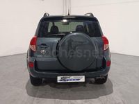 Usado Toyota RAV4 Premium 177 CV (130 kW) 2006 Gris / plata SUV