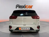 Usado Kia Niro 141 CV (103 kW) 2022 Blanco SUV