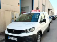 Usado Peugeot Rifter Access 100 CV (73 kW) 2019 Blanco Monovolumen