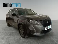 Usado Peugeot 2008 Active 110 CV (80 kW) 2022 Gris / plata SUV