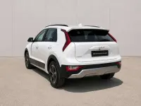 Usado Kia Niro 139 CV (102 kW) 2025 Blanco SUV